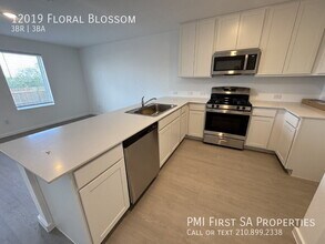 12019 Floral Blossom in Converse, TX - Building Photo - Building Photo