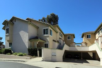 Juniper Gardens in San Diego, CA - Building Photo - Building Photo