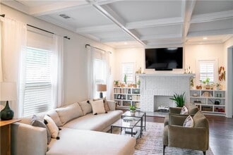 1580 Pineview Terrace SW in Atlanta, GA - Building Photo - Building Photo