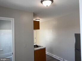 706 Chain St in Norristown, PA - Building Photo