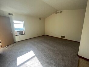 40 Race St in Manor, PA - Building Photo - Building Photo