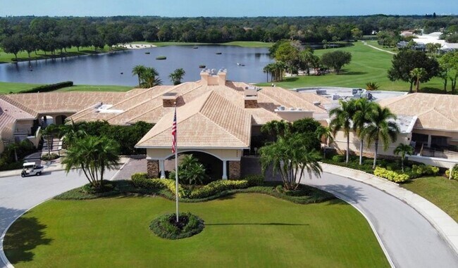 5360 Hyland Hills Ave in Sarasota, FL - Building Photo - Building Photo