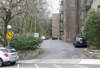 64 Sagamore Rd in Bronxville, NY - Building Photo - Building Photo