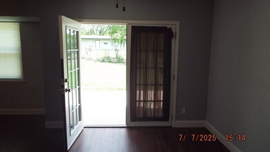4802 Castle Sword in San Antonio, TX - Building Photo - Building Photo