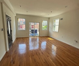 491 S Clinton St, Unit 2, East Orange, NJ 07018 in East Orange, NJ - Foto de edificio - Building Photo