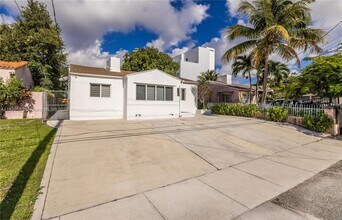 2729 SW 18th St in Miami, FL - Building Photo - Building Photo