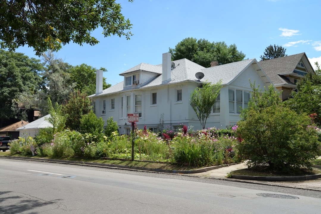 1372 Cook St in Denver, CO - Building Photo