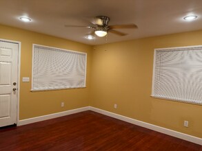 1621 Hobson Ave in West Sacramento, CA - Foto de edificio - Building Photo