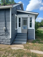 980 Barney Ave in Flint, MI - Foto de edificio - Building Photo