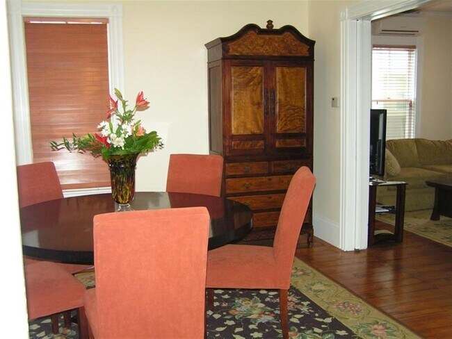 82 Holland St, Unit 1 in Somerville, MA - Building Photo - Building Photo