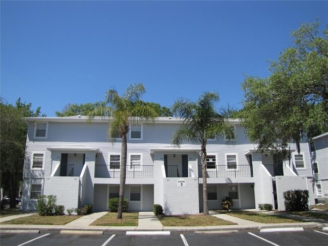7137 E Bank Dr in Tampa, FL - Building Photo - Building Photo