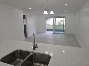 9338 SW 3rd St in Boca Raton, FL - Building Photo - Building Photo