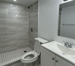 10511 SW 108th Ave in Miami, FL - Building Photo - Building Photo