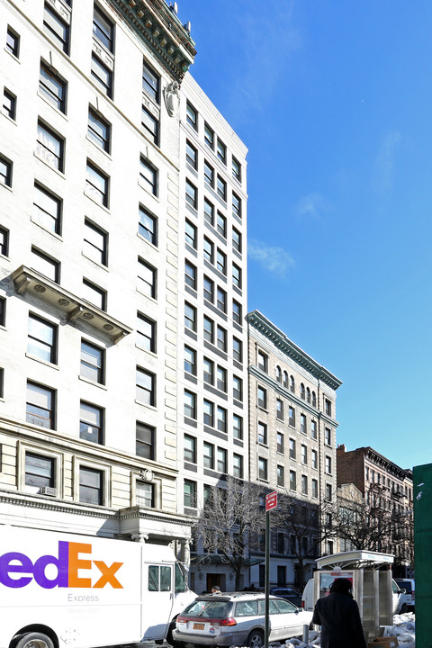 223 W 80th St in New York, NY - Building Photo