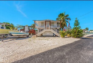 164 Blue Harbor Dr in Tavernier, FL - Building Photo
