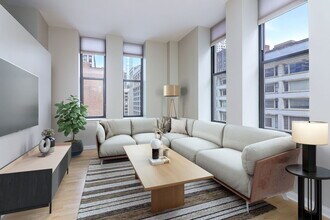 8 W Monroe St in Chicago, IL - Building Photo - Building Photo