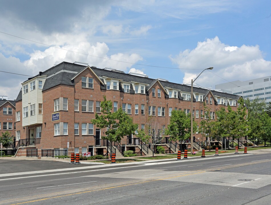 760 Lawrence Ave W in Toronto, ON - Building Photo