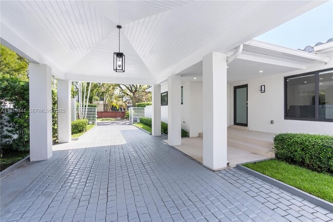 1600 Micanopy Ave in Miami, FL - Building Photo - Building Photo