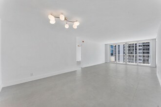 1360 S Ocean Blvd in Pompano Beach, FL - Building Photo - Building Photo