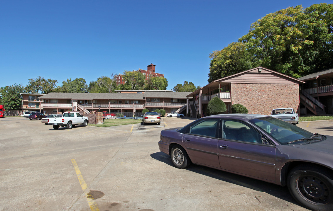 Riverview Apartments in Tulsa, OK - Building Photo