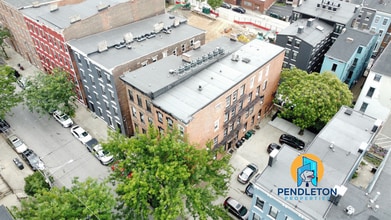 525 E 13th St in Cincinnati, OH - Foto de edificio - Building Photo