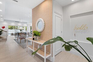 5 Coconut Ln in Key Biscayne, FL - Building Photo