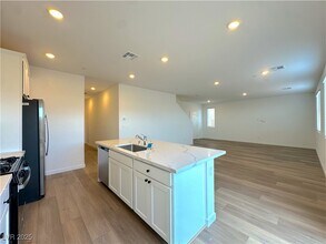 521 Daphne Ter St in Henderson, NV - Building Photo - Building Photo