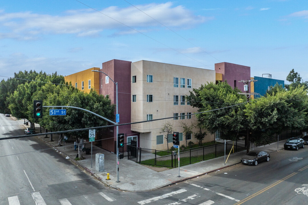 Broadway Village II in Los Angeles, CA - Building Photo