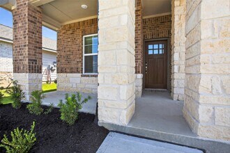 17865 Stone Ter Ln in Montgomery, TX - Foto de edificio - Building Photo