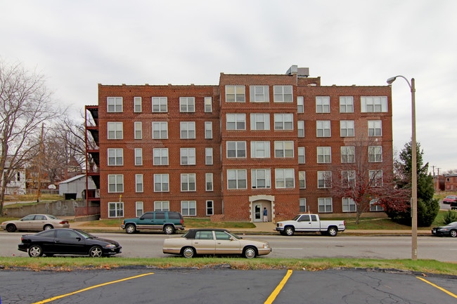 Riverview Apartments in St. Louis, MO - Foto de edificio - Building Photo