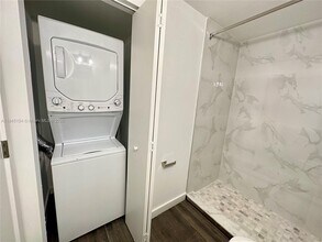 1560 Euclid Ave in Miami Beach, FL - Building Photo - Building Photo