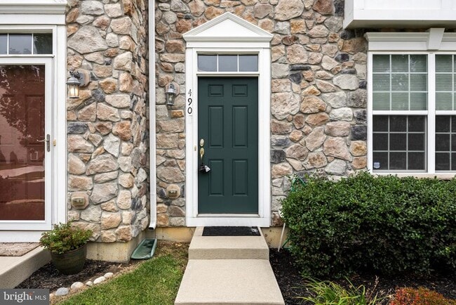 property at 490 N Palace Dr
