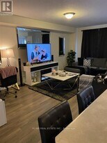 8291 Tulip Tree Dr in Niagara Falls, ON - Building Photo