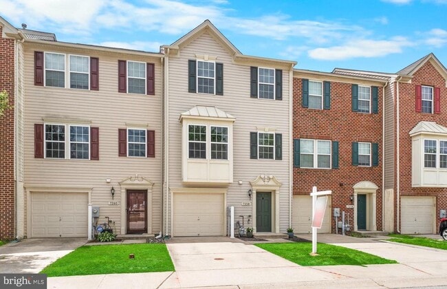 7258 Mockingbird Cir in Glen Burnie, MD - Building Photo - Building Photo