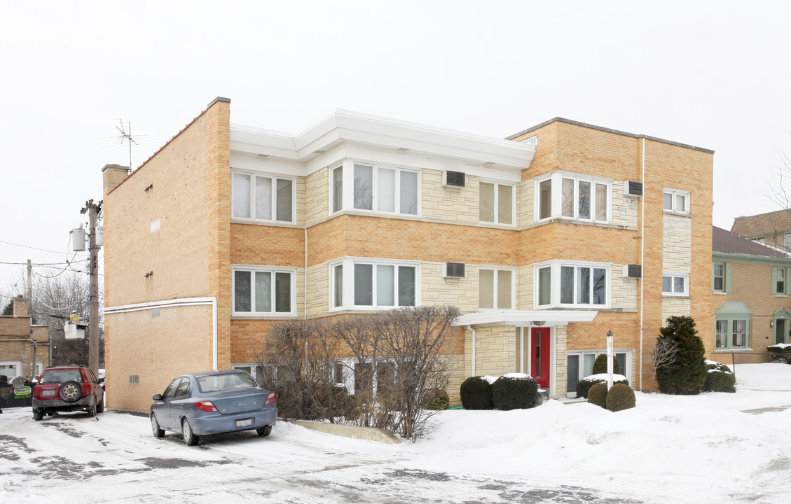 2 N Pine Ave in Arlington Heights, IL - Building Photo