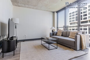 180 N Ada St in Chicago, IL - Building Photo