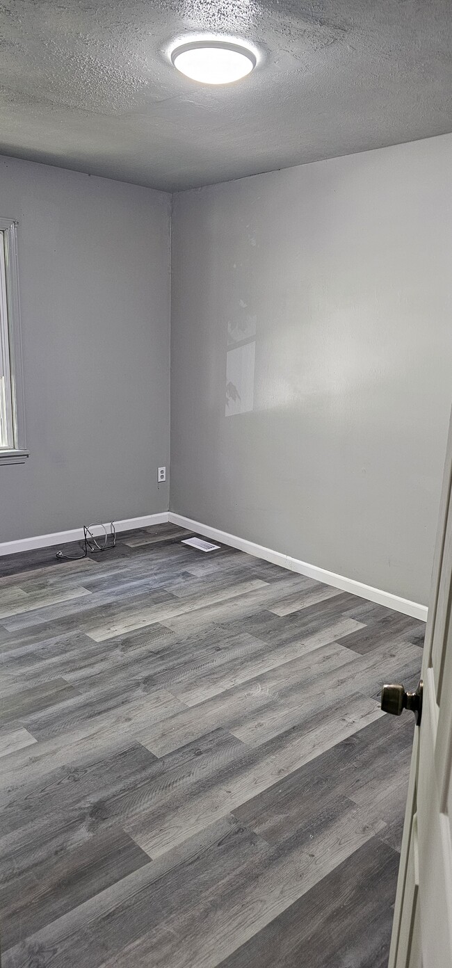 property at 5013 Wabash Pl