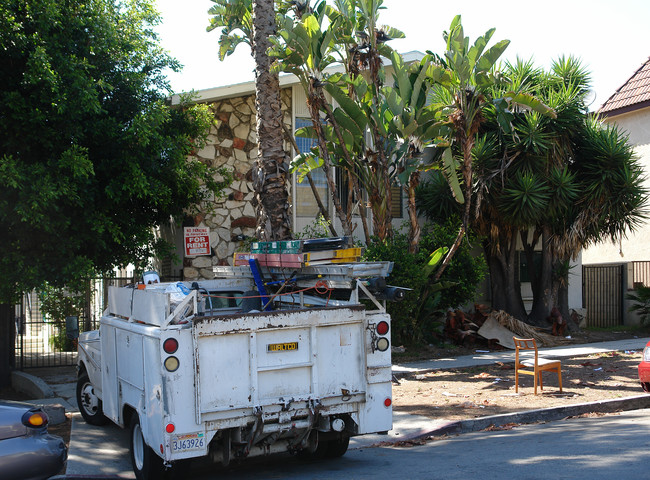 519 N Ardmore Ave in Los Angeles, CA - Foto de edificio - Building Photo