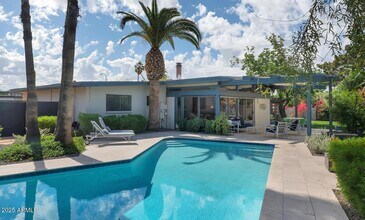 3326 N 61st Pl in Scottsdale, AZ - Building Photo - Building Photo
