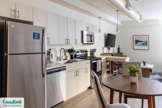 2201 S 900 E in Salt Lake City, UT - Foto de edificio - Building Photo