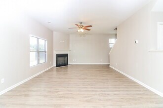 8581 Braylen Manor Dr in Douglasville, GA - Building Photo - Building Photo