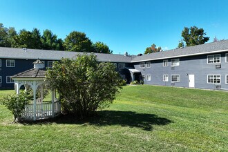 Branson Manor Senior Apartments in Rensselaer, NY - Building Photo - Building Photo
