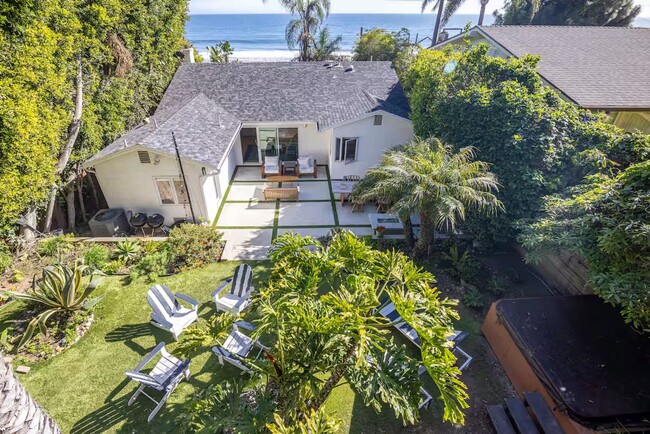 property at 21563 Pacific Coast Hwy
