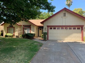 2517 Tuolumne Dr in Chico, CA - Building Photo