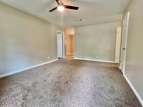 647 Fleming Rd in Hinesville, GA - Building Photo - Building Photo