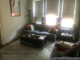 25 Walbridge St, Unit 9 in Boston, MA - Building Photo