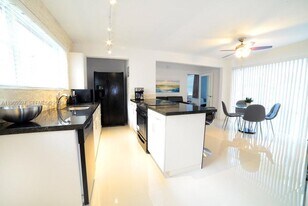 328 Georgia St in Hollywood, FL - Building Photo