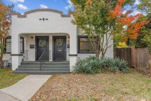 7515 N Albina Ave, Unit 7515 in Portland, OR - Building Photo