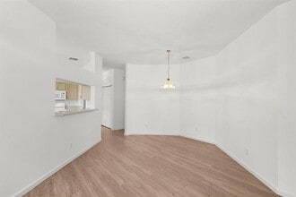 6888 SE Warwick Ln in Stuart, FL - Building Photo - Building Photo