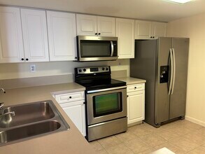 520 SE 5th Ave, Unit 2 Beds in Fort Lauderdale, FL - Foto de edificio - Building Photo